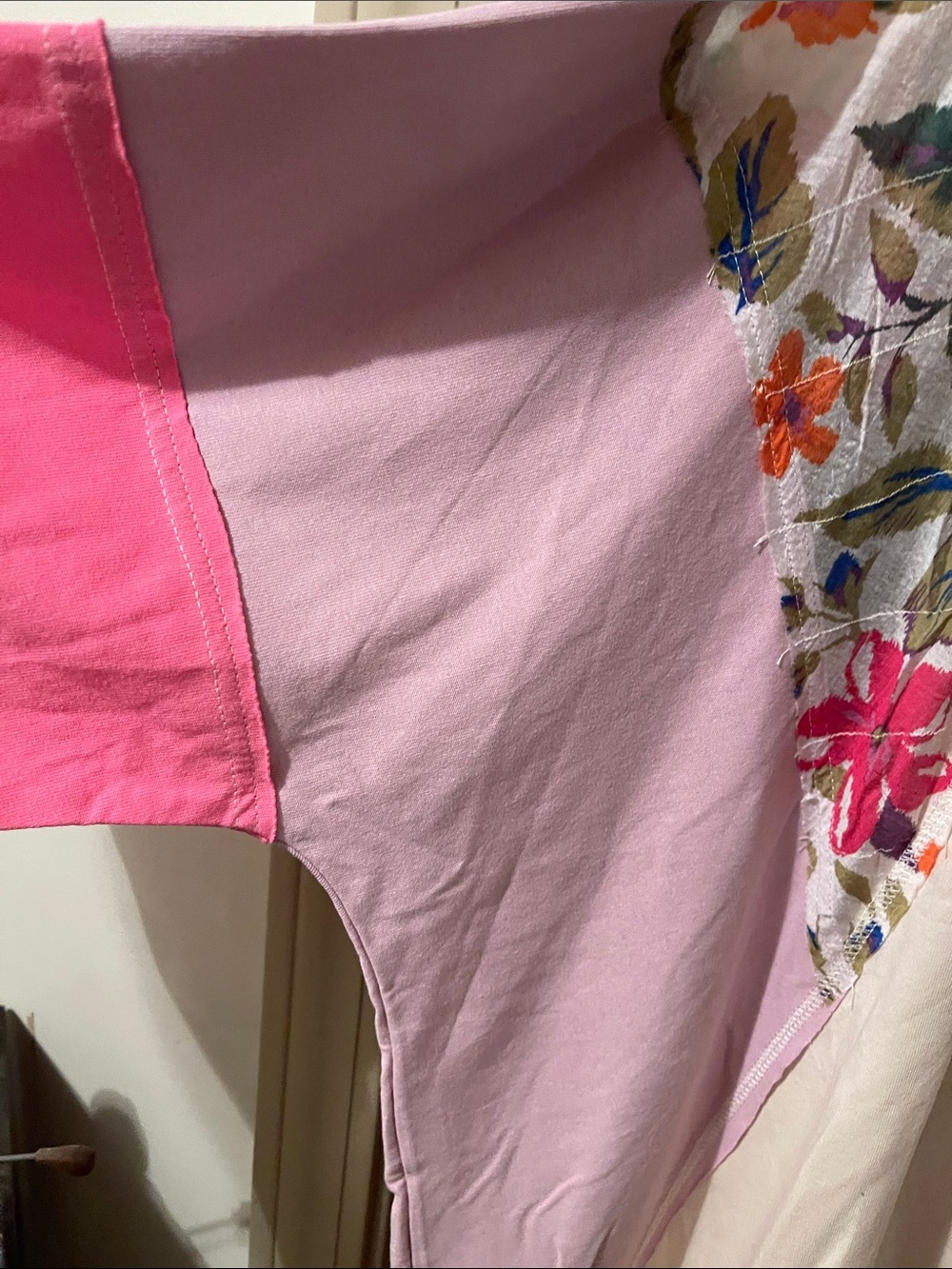 New Easel, size L, Oversized Cream & Lavender Floral Quarter length Sleeve Tee - Picture 4 of 5